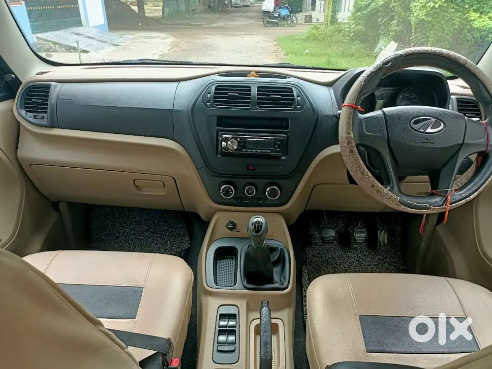 Mahindra Tuv300 T4+  2017 Model