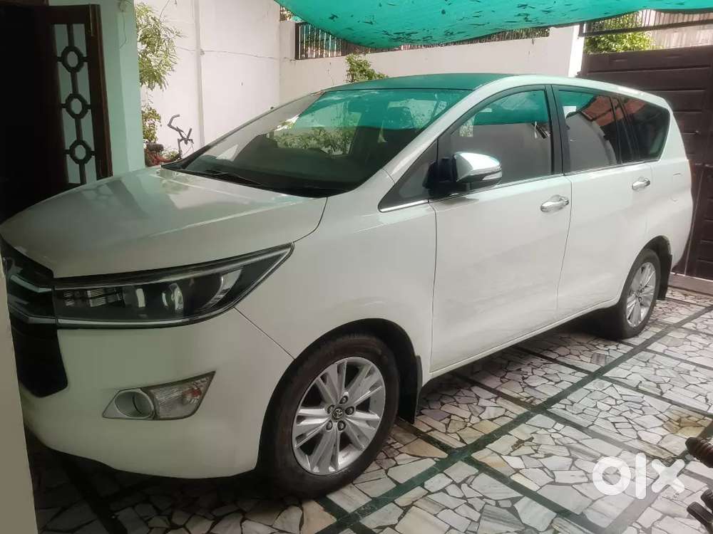 Toyota Innova Crysta 2016