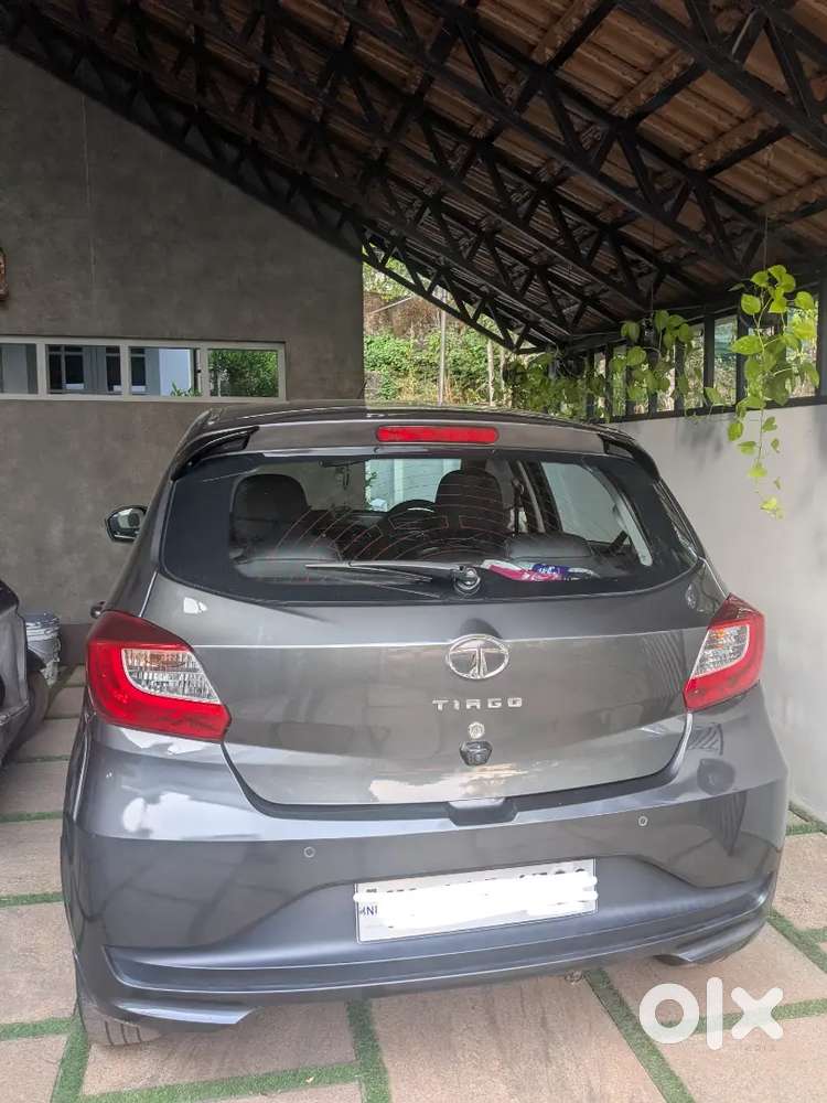Tata Tiago 2020(september)petrol Full Option(xz+) Daytona Grey