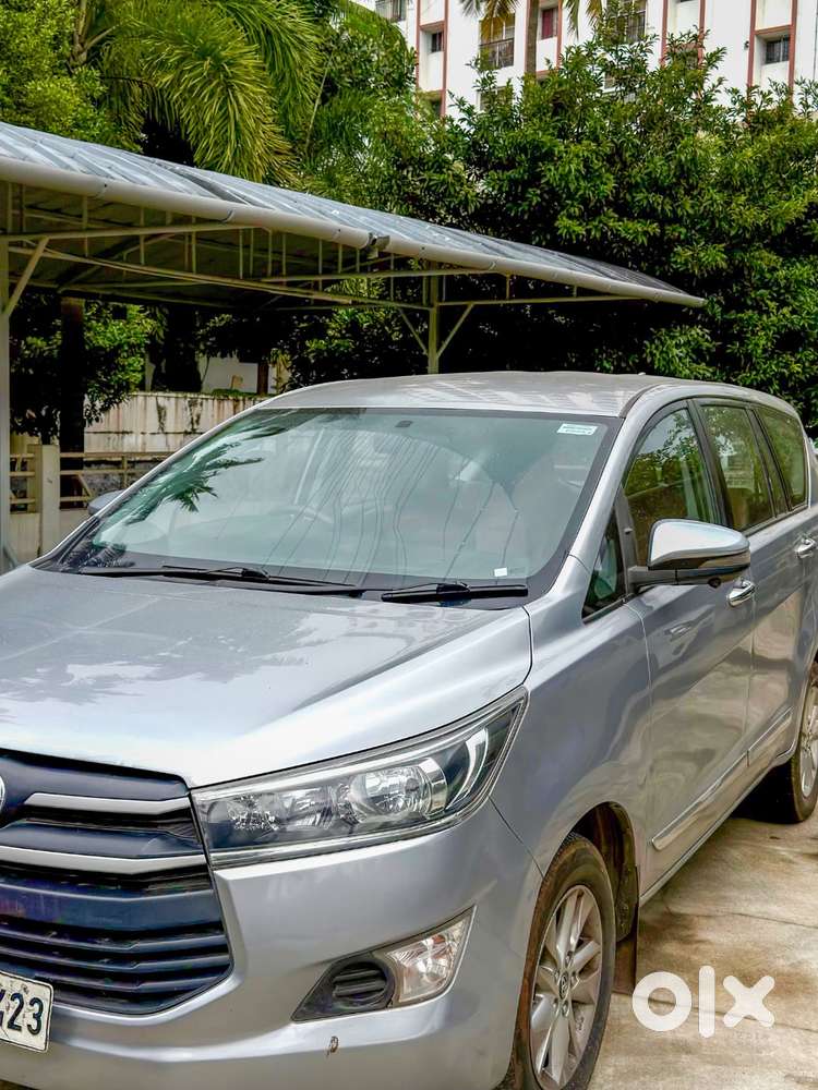 Toyota Crysta 2.8 G Automatic