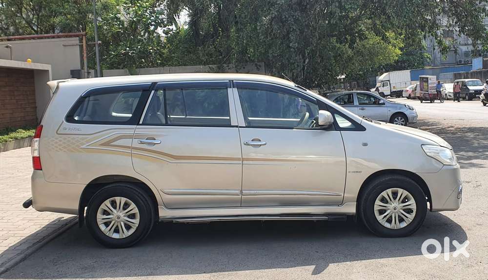 Toyota Innova 2.5 G (diesel) 8 Seater, 2014, Cng & Hybrids