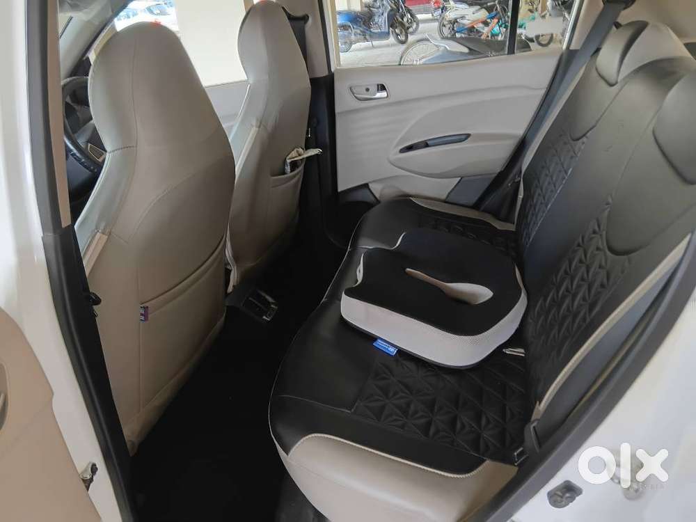 First-owner Hyundai Santro Sportz *(automatic)