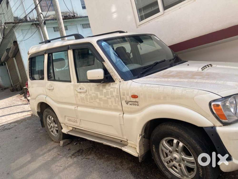 Mahindra Scorpio 2011 Well Maintained  Vlx Diamond White .