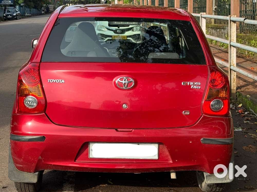 Toyota Etios Liva 2011 Petrol Well Maintained
