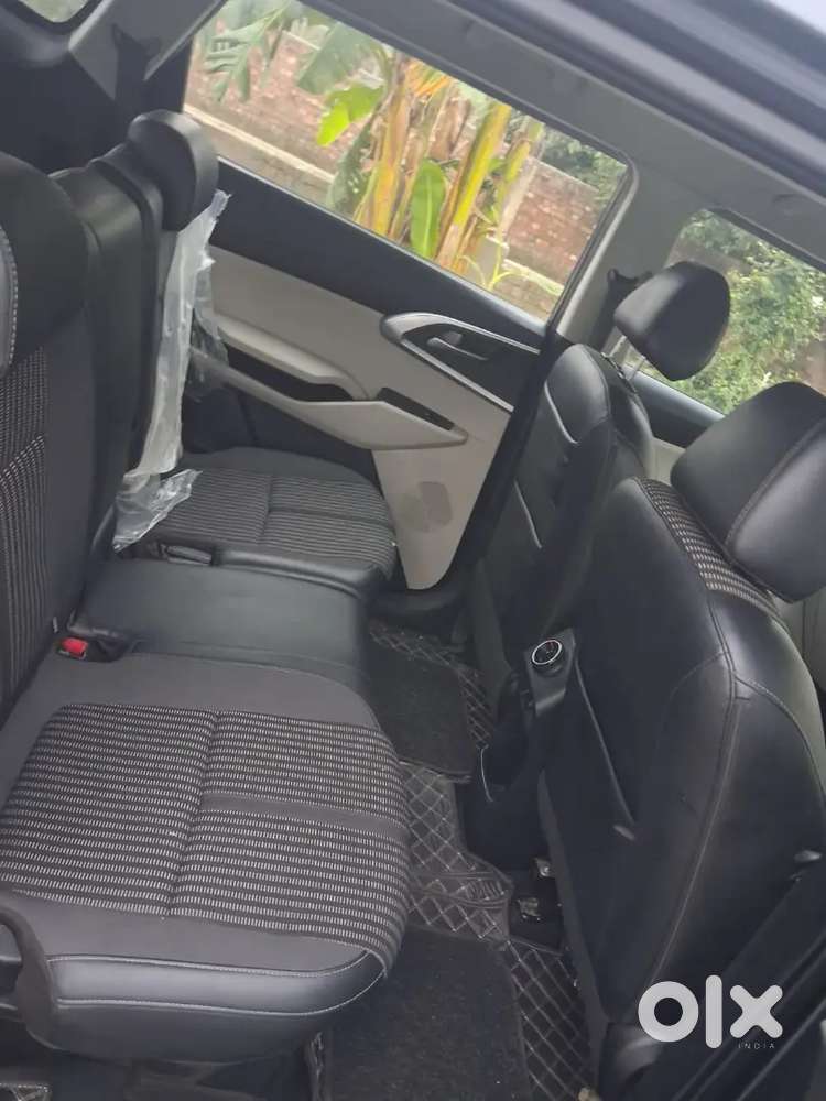 Kia Carens Prestige Petrol 2023