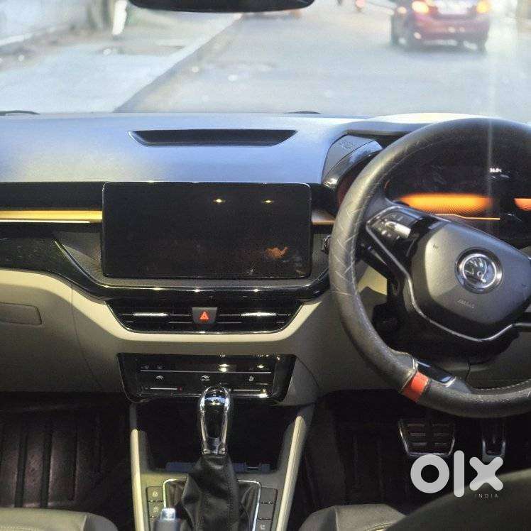 Skoda Slavia, 2023, Petrol
