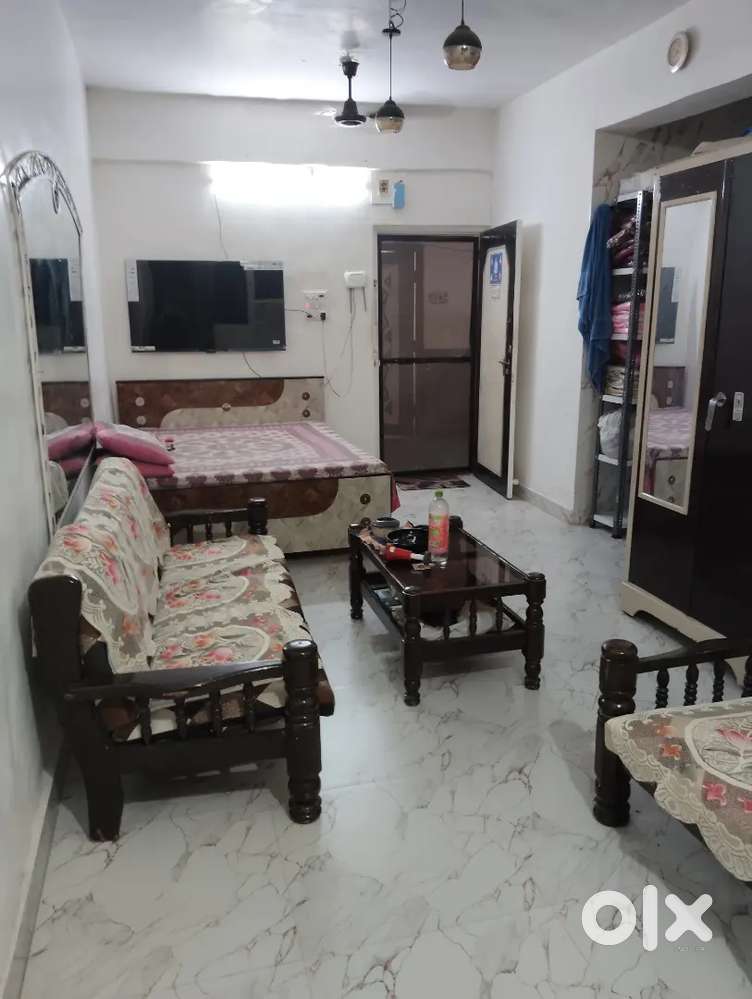 One room kitchen flat purani building construction clean flat - For ...