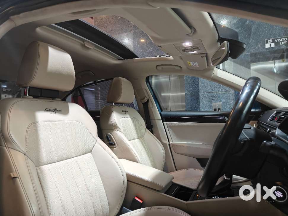 Skoda Superb 2.0 Tsi At L&k, 2020, Petrol