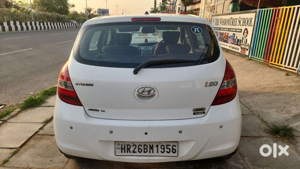 Hyundai I20 2009-2011 1.4 Asta (at), 2011, Petrol