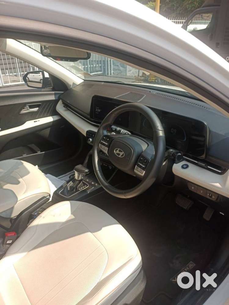 Hyundai Verna Sx (o) 1.5 Vtvt Ivt [2023 - 2026], 2025, Petrol