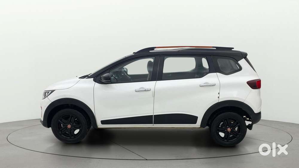 Renault Triber Rxz, 2022, Petrol