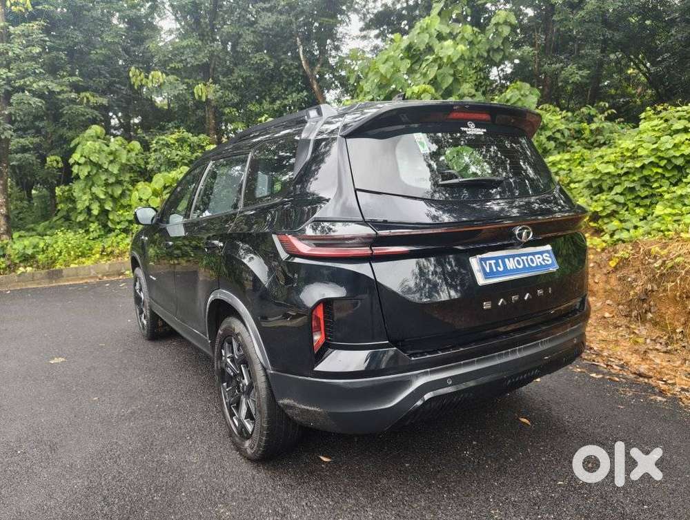 Tata Safari Accomplished Plus Dark Edition At, 2023, Diesel