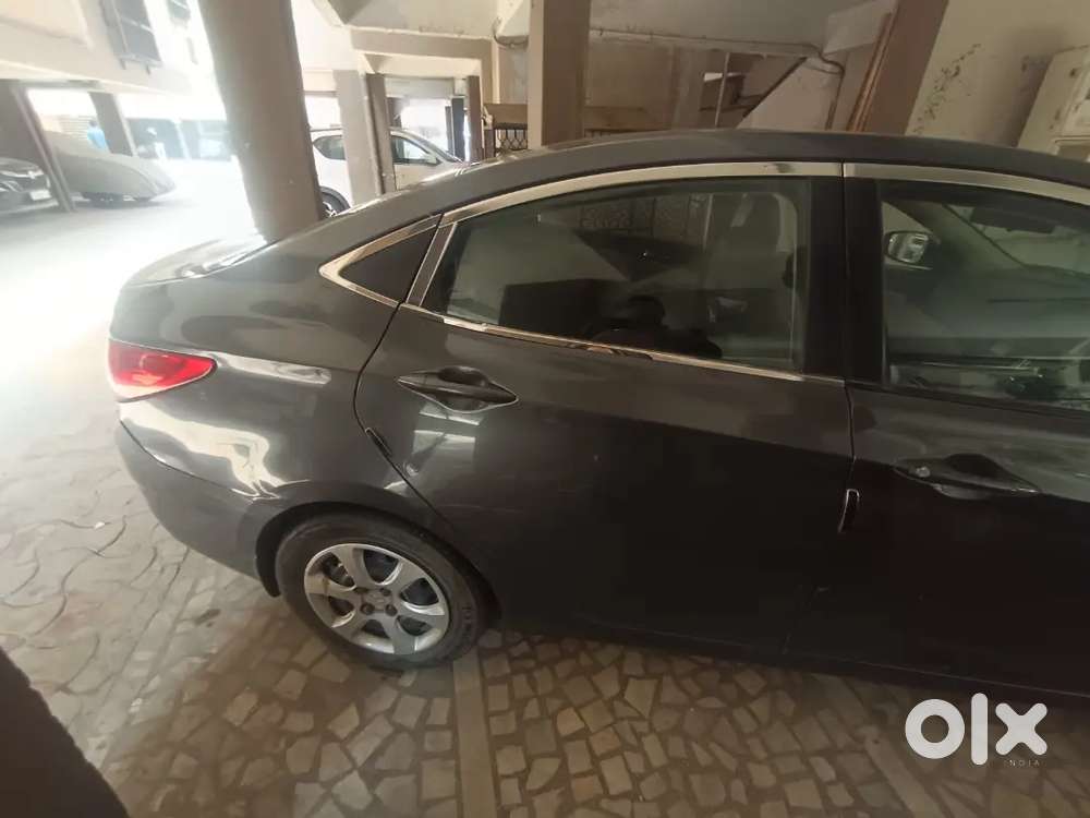 Hyundai Verna 1.6 Crdi Carbon Grey Color