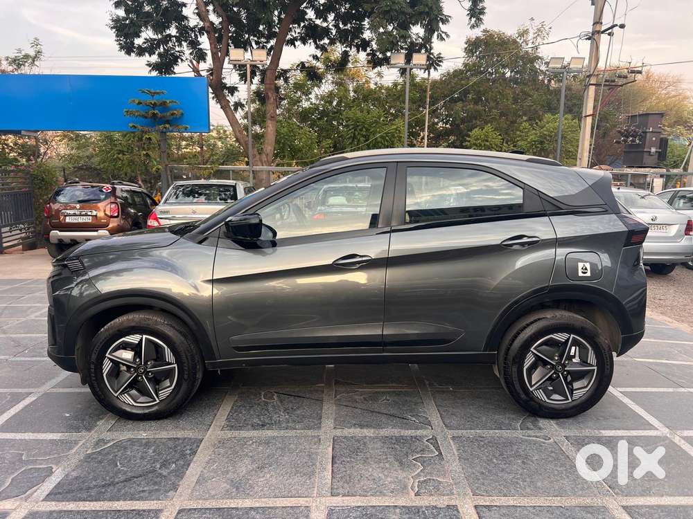 Tata Nexon, 2023, Petrol
