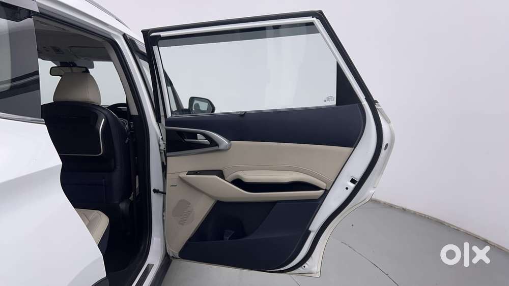 Kia Carens 1.4 Luxury Plus 6 Str, 2022, Petrol