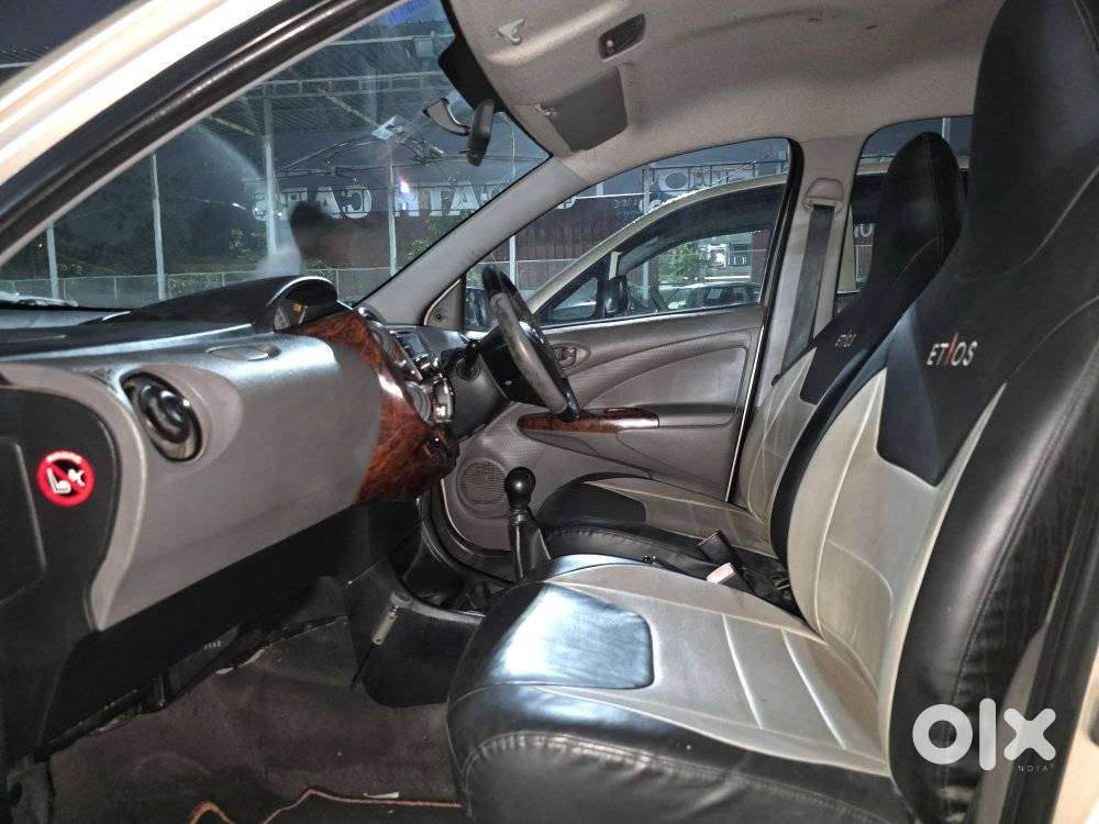 Toyota Etios, 2011, Petrol