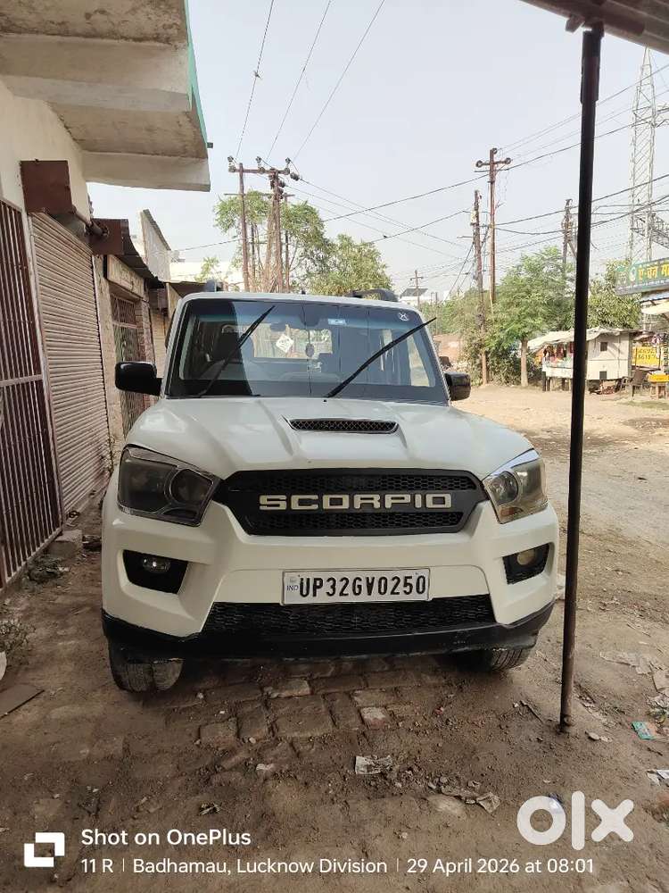 Mahindra Scorpio S4+ Gadi Me Sab Kuch Sahi Hai .