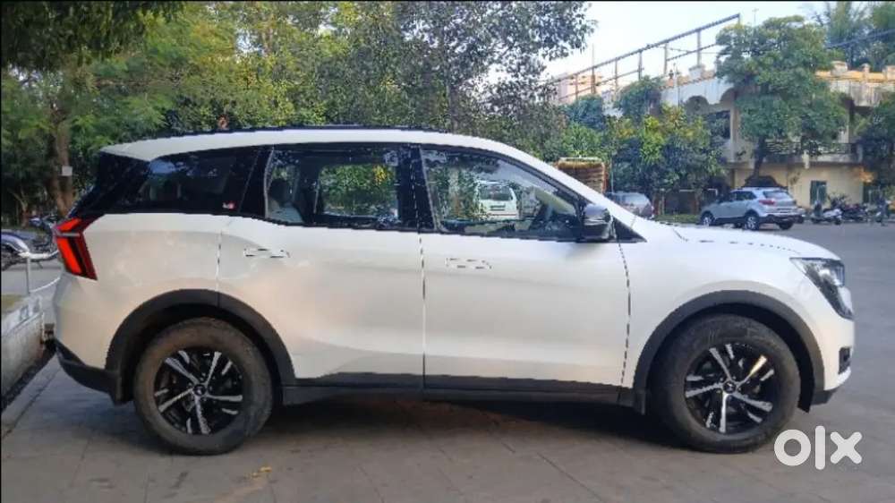 Mahindra Xuv700 2022 Petrol Well Maintained