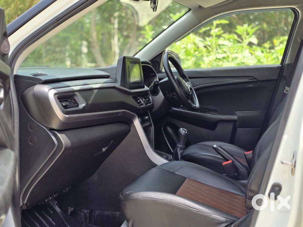 Maruti Suzuki Brezza 1.5 Vxi Smart Hybrid, 2024, Petrol