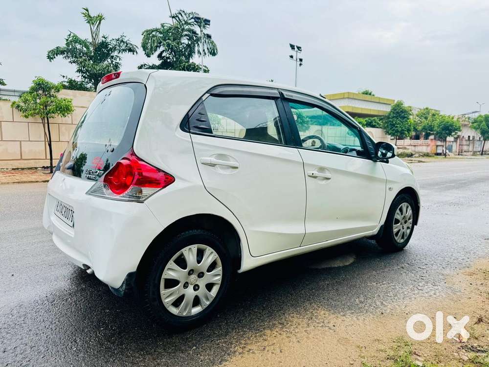 Honda Brio V Mt, 2012, Petrol