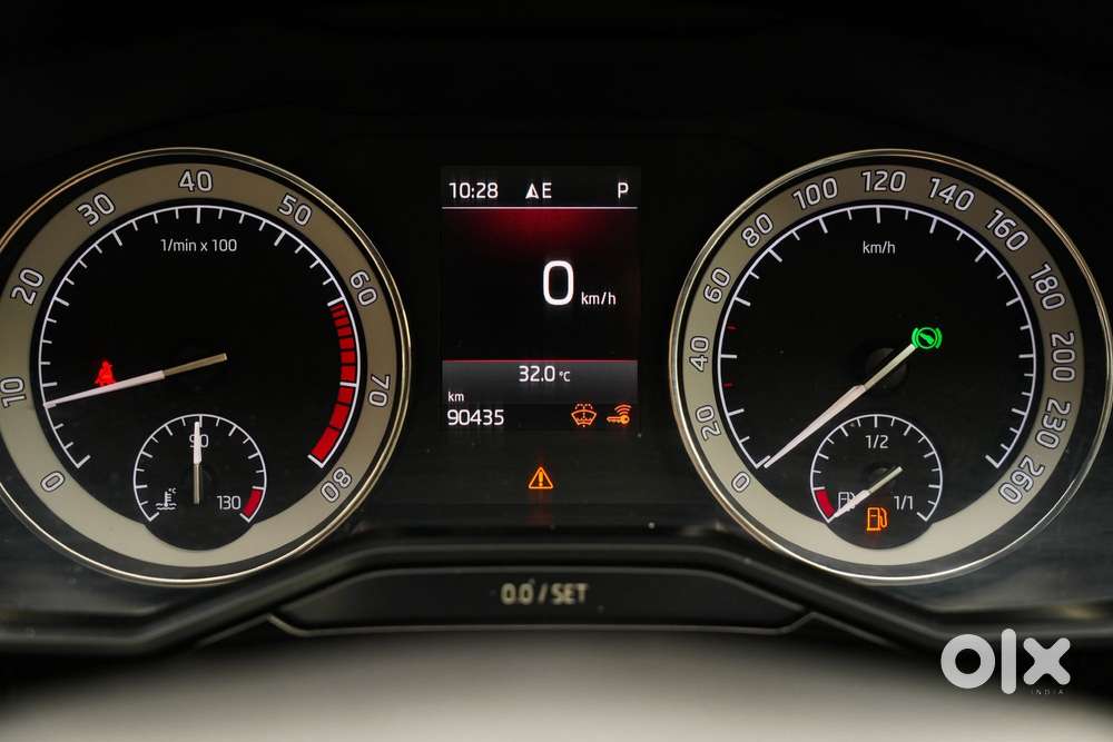 Skoda Superb Lk 1.8 Tsi At, 2018, Petrol