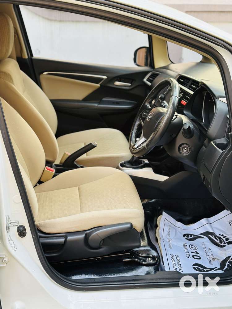 Honda Jazz V Mt Privilege, 2015, Petrol