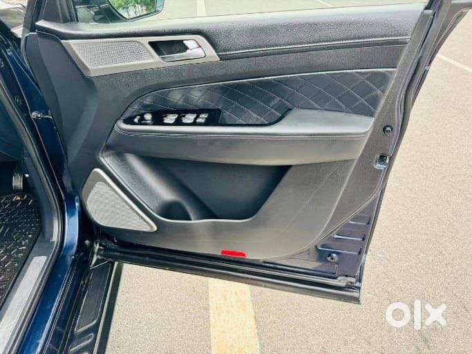 Mahindra Alturas G4 4x2 At, 2022, Diesel