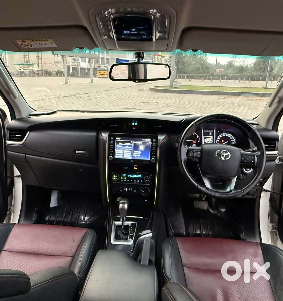 Toyota Fortuner 2.8 Legender 4x4, 2022, Diesel