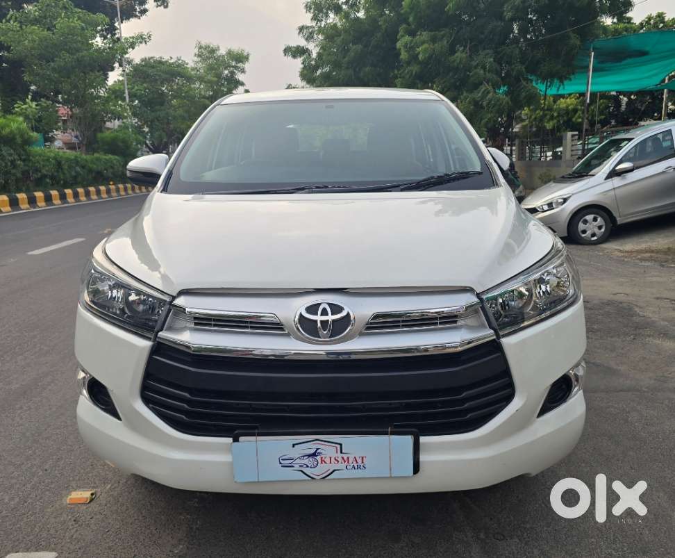 Toyota Innova Crysta 2.8 Gx At 8 Seater, 2017, Diesel