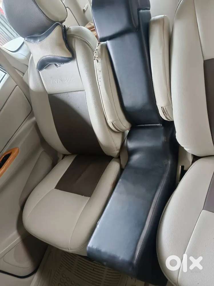 Toyota Innova 2010