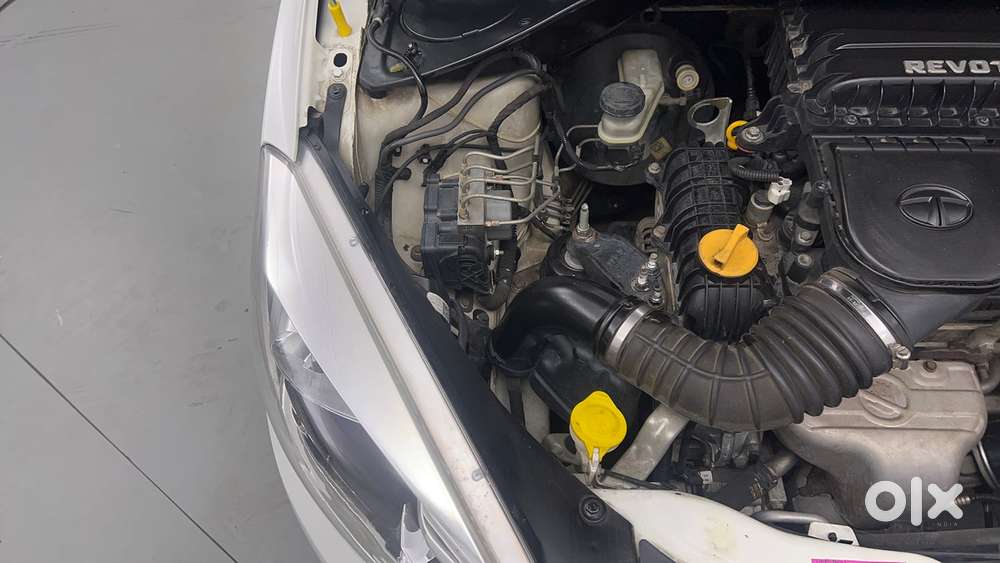 Tata Tiago Xza, 2017, Petrol