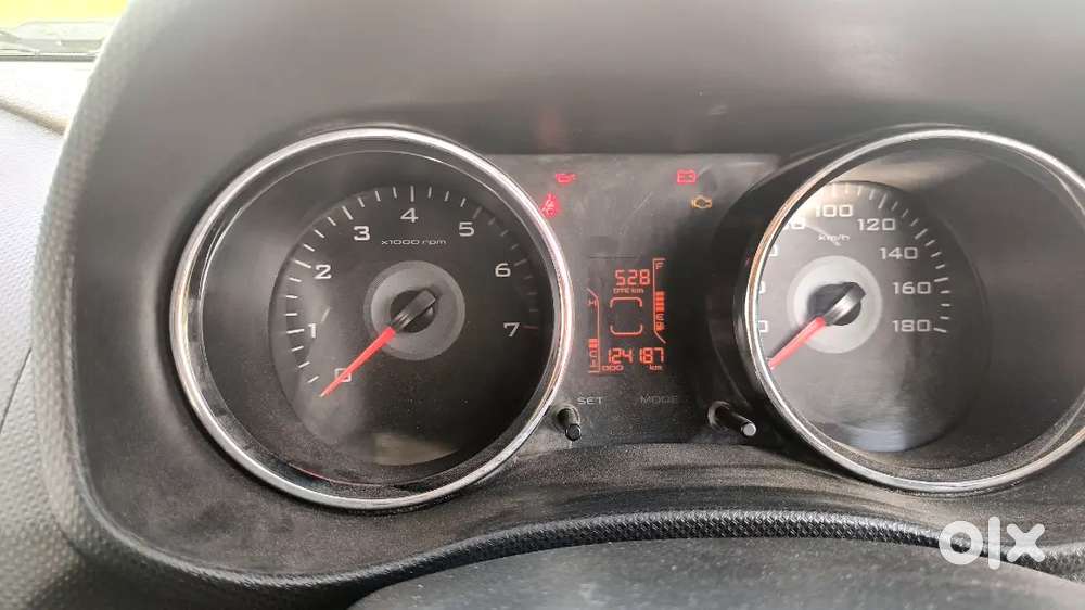Mahindra Tuv 300 T8 2016 Diesel 124000 Km Driven