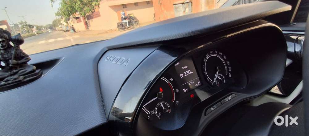 Skoda Slavia Sportline 1.0l Tsi Mt, 2025, Petrol