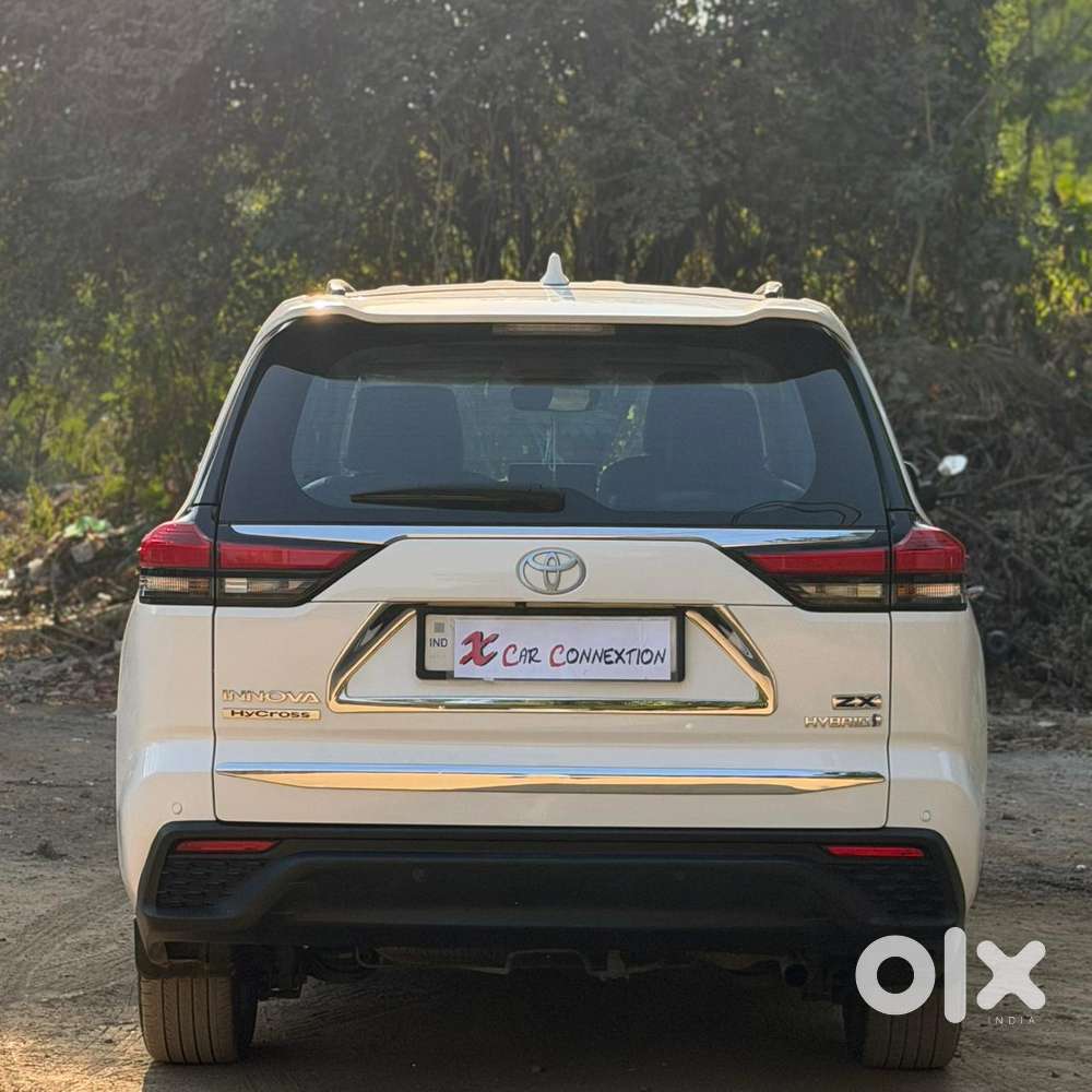 Toyota Innova Hycross 2.0 Zx (o) Hybrid 7 Str, 2023, Petrol