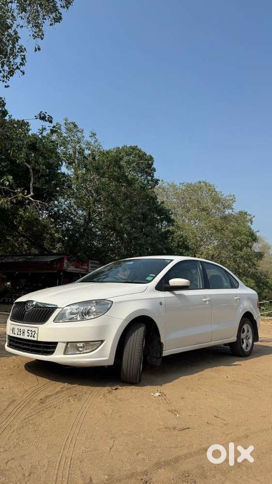 Skoda Rapid 2014 Top-end Mt  New Tyres + Suspensions  Mint Condition