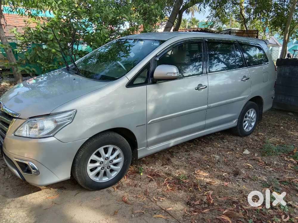 Toyota Innova 2.0 V 2012