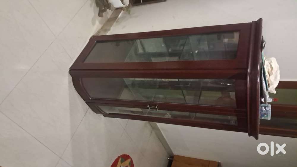 Cupboard glass