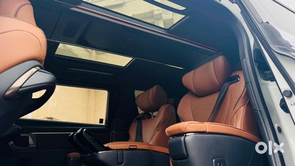 Toyota Vellfire Vip – Executive Lounge, 2024, Petrol