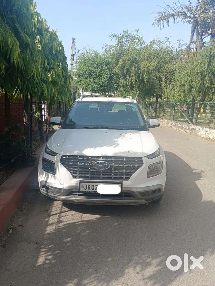 Hyundai Venue 2021 Diesel Well Maintained