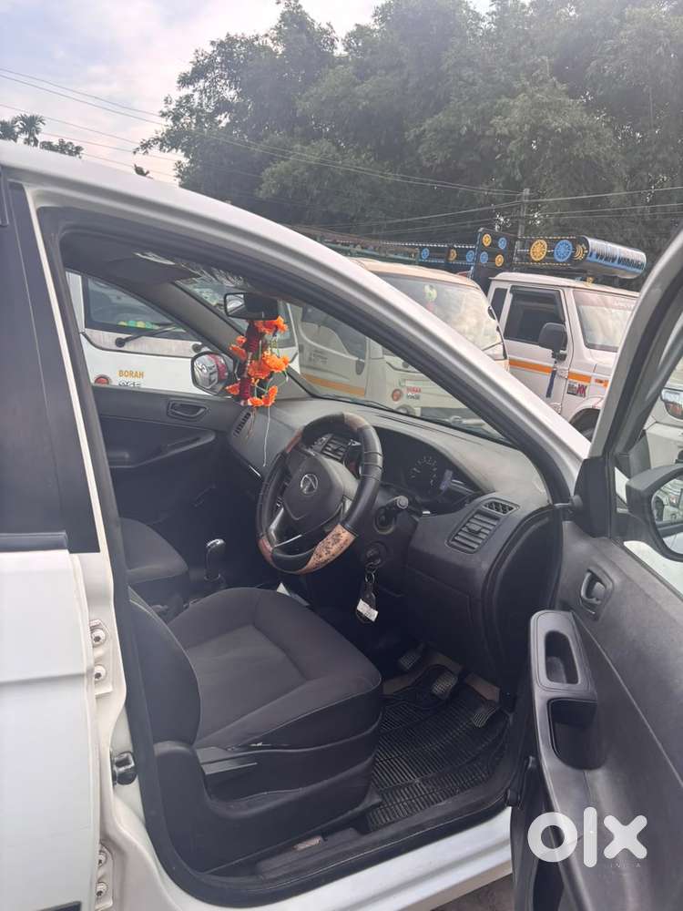 Tata Bolt Revotron Xe, 2017, Petrol