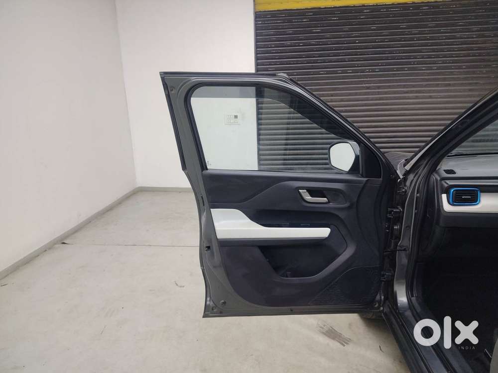 Tata Punch 1.2 Revotron Creative Amt Dual Tone, 2024, Petrol