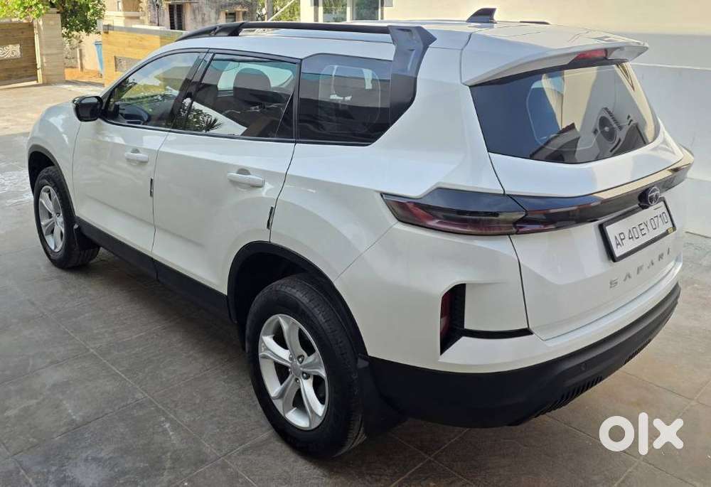 Tata Safari Pure, 2025, Diesel