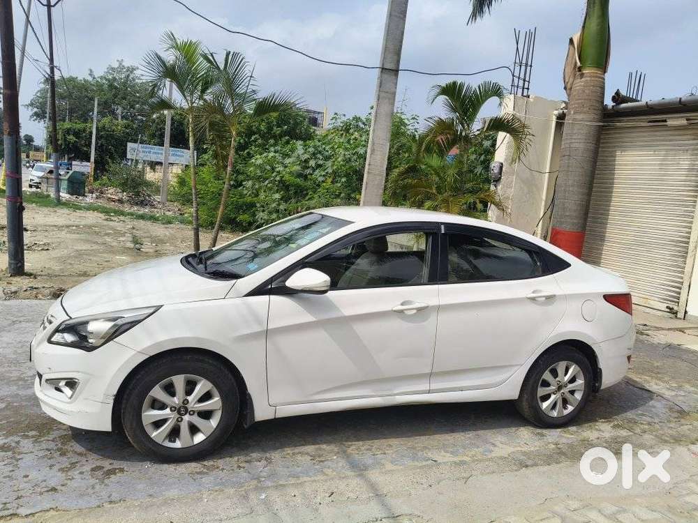 Hyundai Verna Fluidic 1.6 Vtvt Sx, 2015, Petrol