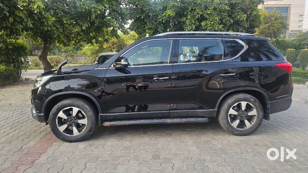 Mahindra Alturas G4 4x2 At, 2023, Diesel