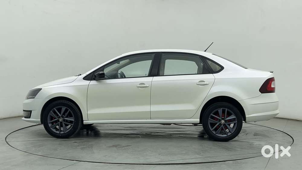 Skoda Rapid 1.6 Mpi At Style, 2017, Petrol