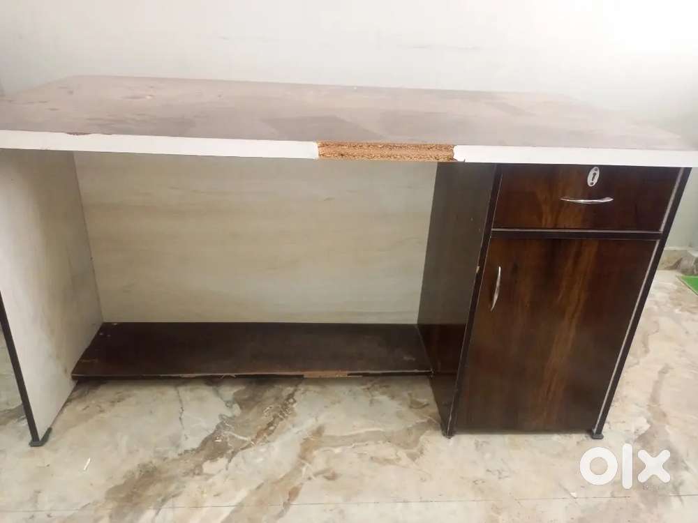 Office table