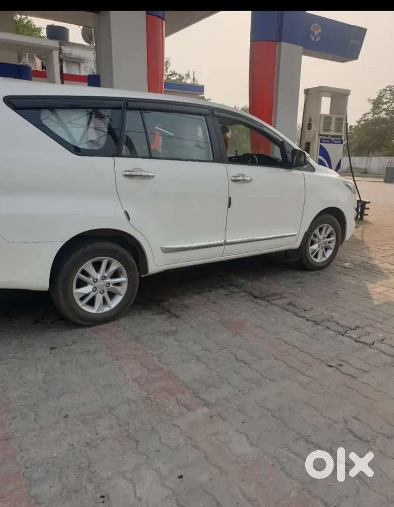 Toyota Innova Crysta 2.4 Mt 2020.cental Govt. Vehicle.all Papers Updat