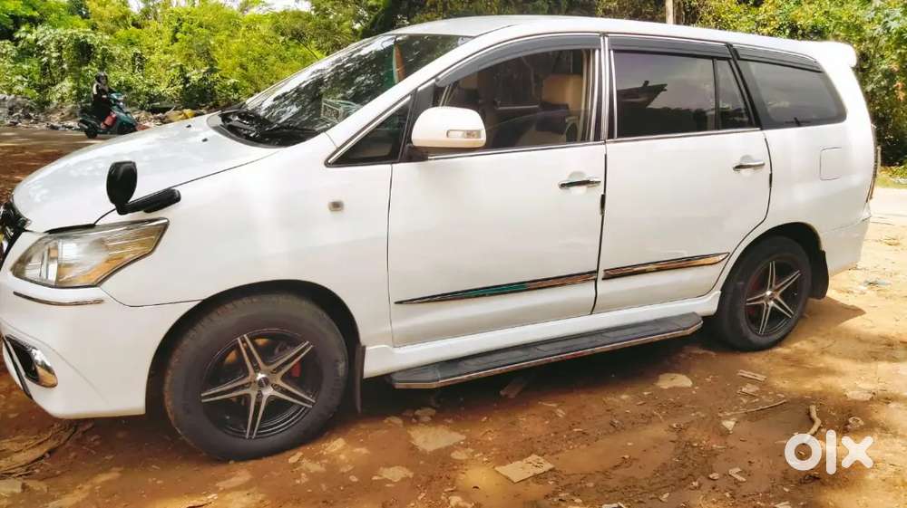 Toyota Innova 2011