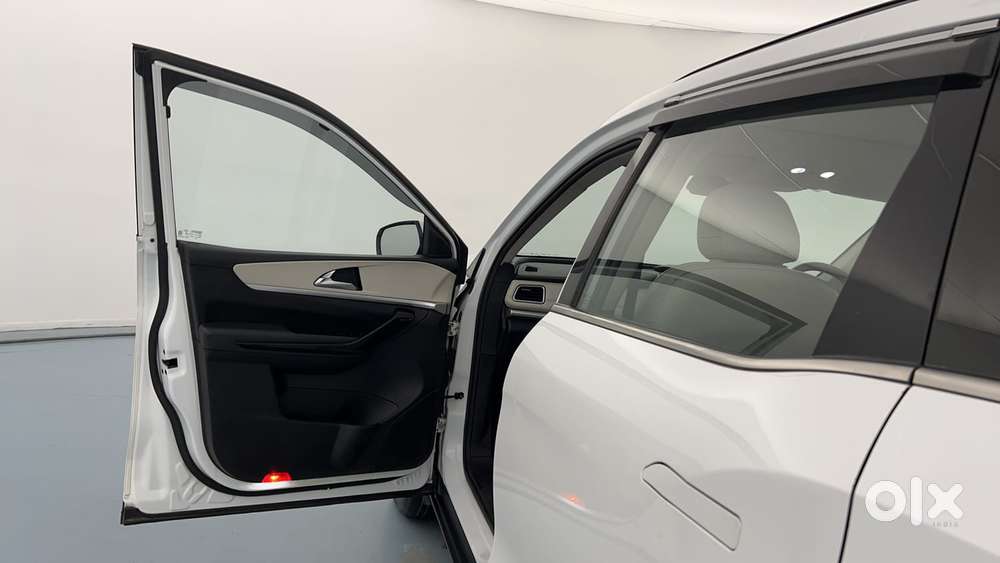 Mahindra Xuv700 2.2 Ax 7 Diesel Mt Str, 2023, Diesel