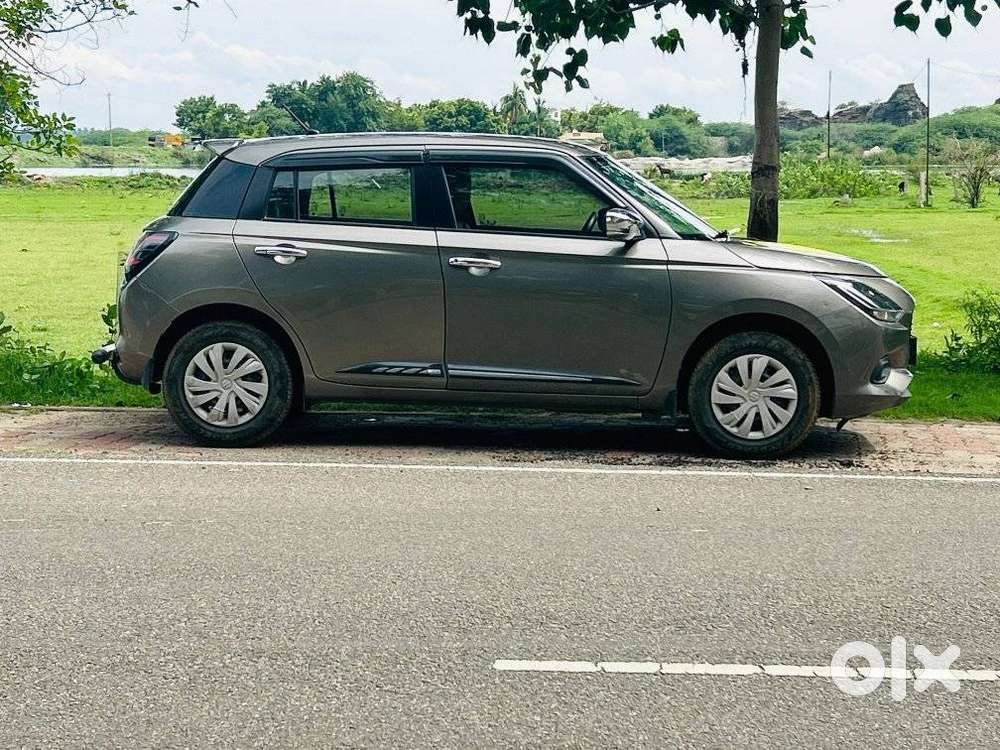 Maruti Suzuki Swift Vxi + Manual, 2024, Petrol